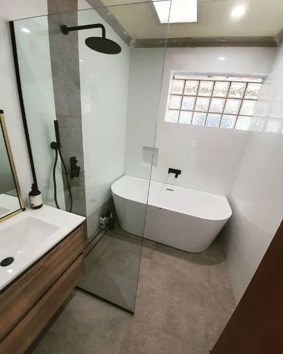 frameless-bathroom-shower